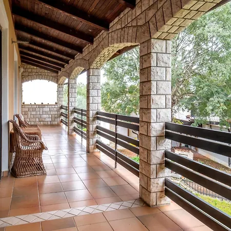 Spacious In Verteneglio Brtonigla