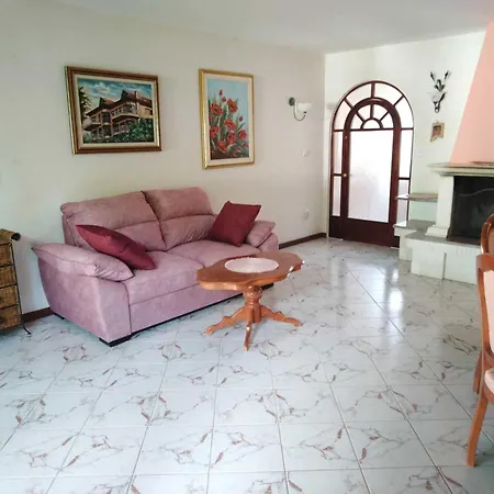 Spacious In Verteneglio Holiday home Brtonigla