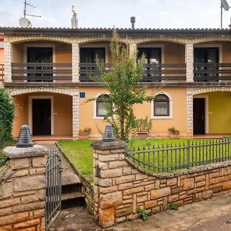 Spacious In Verteneglio Brtonigla