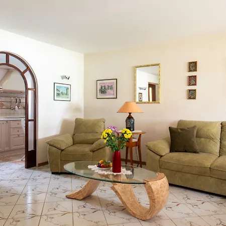Spacious In Verteneglio Brtonigla