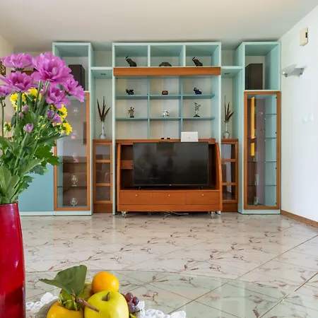 Spacious In Verteneglio Brtonigla